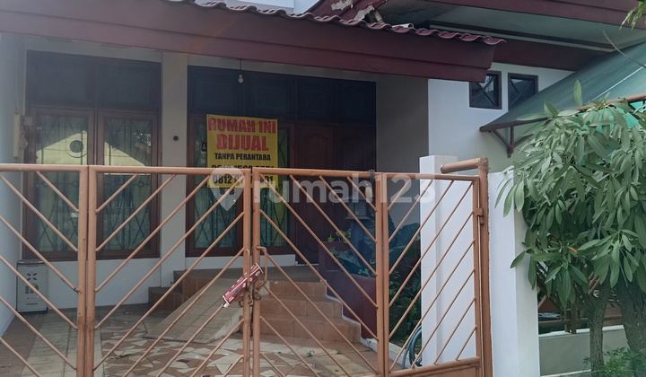 Neat, Well-Maintained 2-Story House in a Complex in Jaka Sampurna, West Bekasi. 2