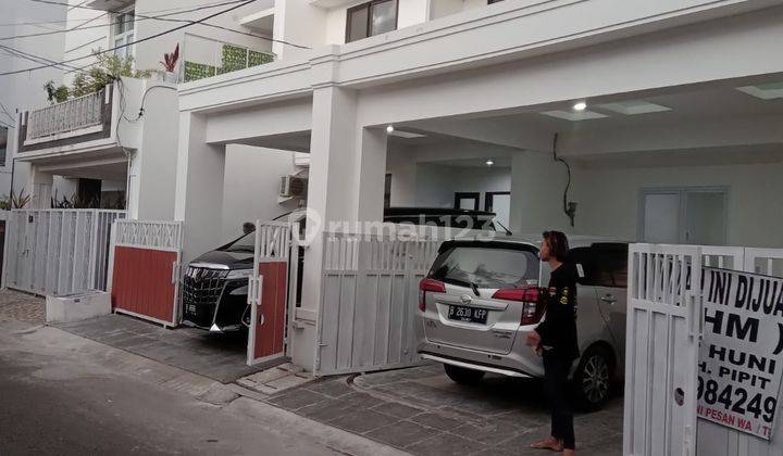 Jual Rumah Baru 2 Lantai Semi Furnish Dalam Komplek Di Duren Sawit Jakarta Timur.bebas Banjir 2