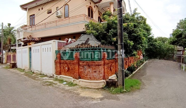 2-Story House in Hook Ready to Occupy Pondok Kelapa Duren Sawit Complex, East Jakarta 2