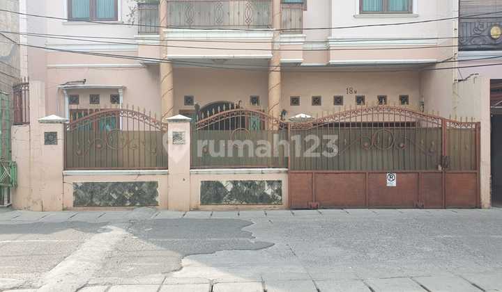 Rumah Elegant Kokoh Terawat Dekat Bandara Halim Perdanakusuma Jakarta Timur 2