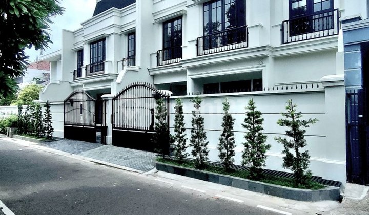 Rumah Mewah 3 Lantai Siap Huni di Komplek Cempaka Putih Jakarta Pusat Rumah Mewah 3 Lantai Siap Huni di Komplek Cempaka Putih Jakarta Pusat