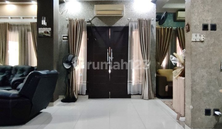 Elegant Asri House in a Hook within a Complex in Cibubur 2