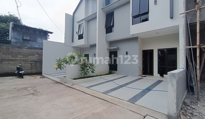 Rumah Baru Siap Huni di Jatiwaringin