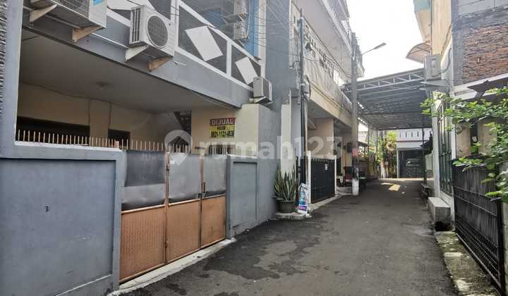For Sale Ready-to-Occupy Boarding House in Kebun Jeruk, West Jakarta 2