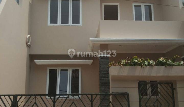 Di Kontrakkan Rumah 2 Lt Dalam Komplek Di Duren Sawit Jakarta Timur 2