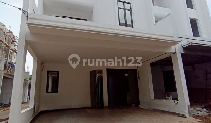 Rumah Baru 2 Lt Dalam Claster di Pondok Kelapa Jakarta Timur Rumah Baru 2 Lt Dalam Claster di Pondok Kelapa Jakarta Timur