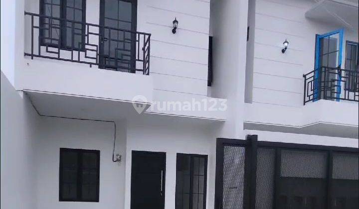 Rumah mewah strategis di Ciracas dekat tol stasiun mall pasar  1