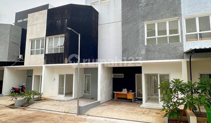 Rumah Townhouse Strategis Kota Bekasi Dekat Tol Jakarta Timur 