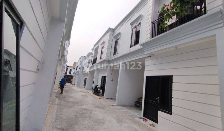 Rumah Strategis Jakarta Selatan 600 Juta Dekat Tol Stasiun Kampus 2