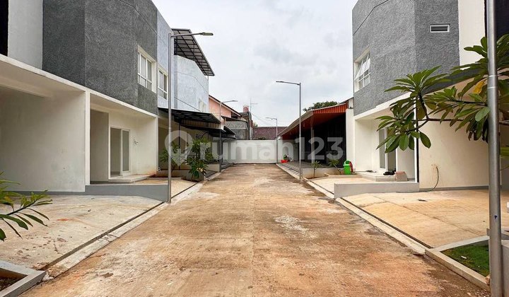 Rumah Townhouse Kota Bekasi Shm Dekat Jakarta Tol Stasiun Mall 