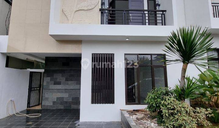 Rumah Townhouse Shm Strategis Dekat Tol Stasiun Jakarta Selatan  1