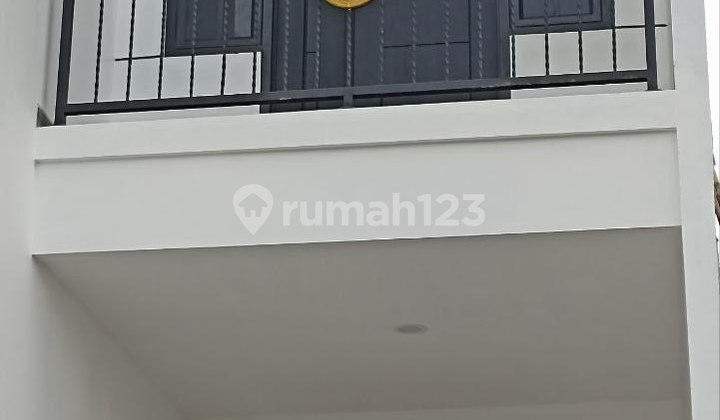 Rumah Strategis Pasar Rebo Jakarta Timur Dekat Pasar Tol Stasiun 2