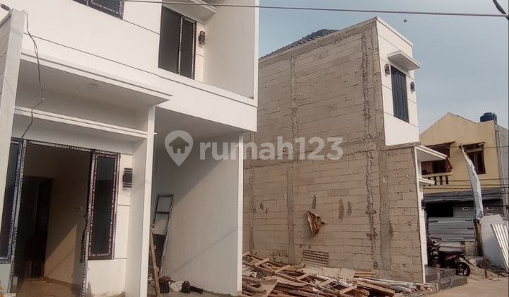 Rumah Townhouse SHM Jakarta Timur Dekat Tol Stasoun Pasar 2