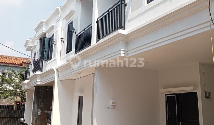Rumah Townhouse 600 Juta Jakarta Selatan SHM Dekat Tol Stasiun