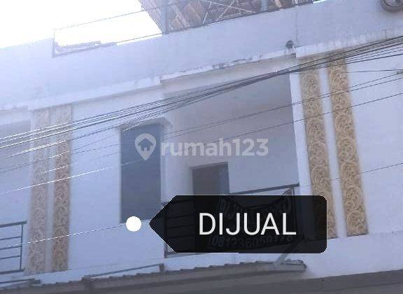 3-storey shophouse for sale in the roadside shopping area 1