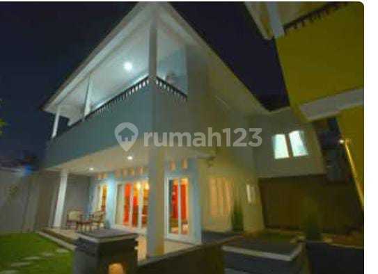 VILLA WITH BEACH VIEW FOR SALE PABEAN BEACH GIANYAR