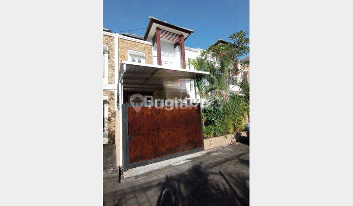 tampak depan rumah 2 lantai 3 kt