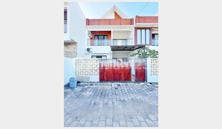 VILLA MODERN 2 LANTAI DI NUSA DUA – KOLAM PRIBADI & AKSES JALAN SUPERLUAS VILLA MODERN 2 LANTAI DI NUSA DUA – KOLAM PRIBADI & AKSES JALAN SUPERLUAS