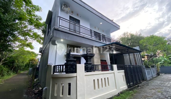 Rumah Modern 2 Lantai Lokasi Strategis di Jimbaran , Bali