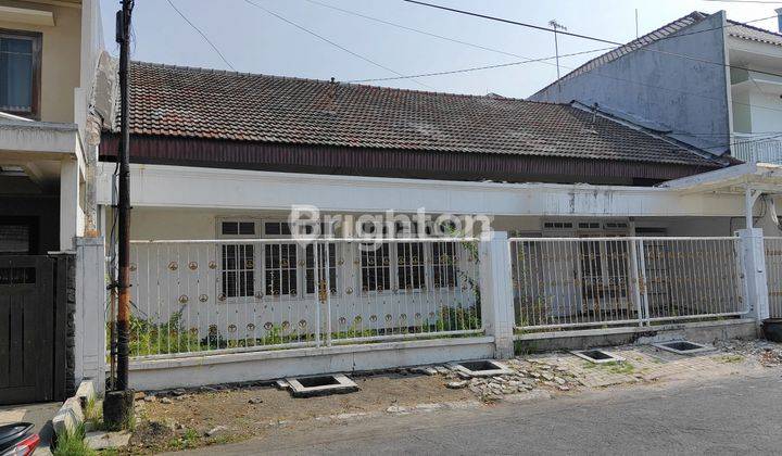 RUMAH COCOK UNTUK USAHA. BANYAK RUANG LOS DAN AREA TERBUKA 1