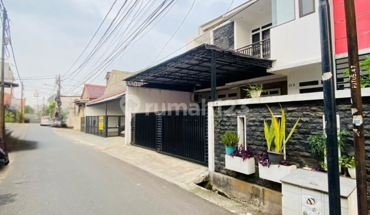 Rumah Secondary Pejaten Timur Lokasi Strategis 2
