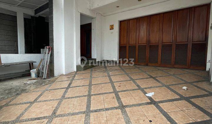 Rumah Sewa Tebet Bisa Untuk Kantor Pinggir Jalan 1