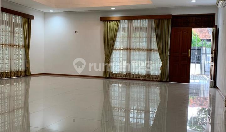 Disewa Rumah Di Jl. Panglima Polim Kebayoran Baru 1