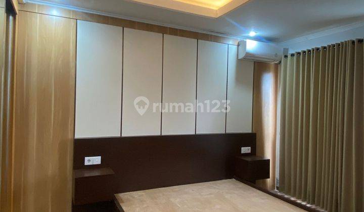 Disewakan Rumah 2 Lantai Kawasan Elit Renon Butuh Minim Renovasi 1