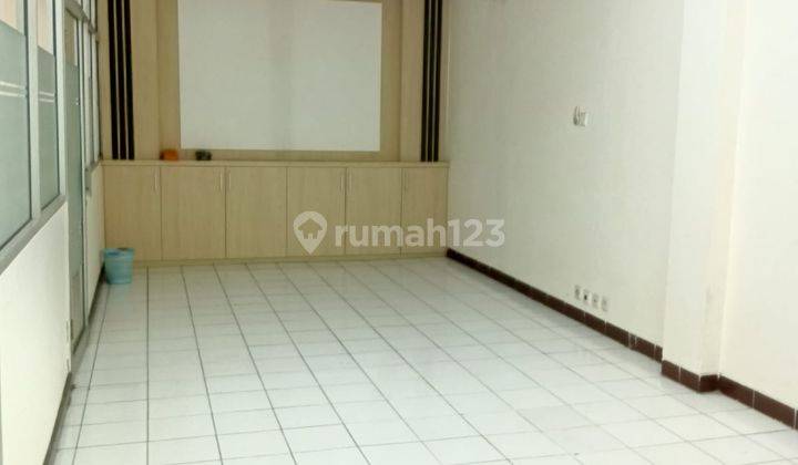 Ruko di Taman Palem, Jakarta Barat Ukuran 5x20m, Shm, 4 Lt, 3.8m 2