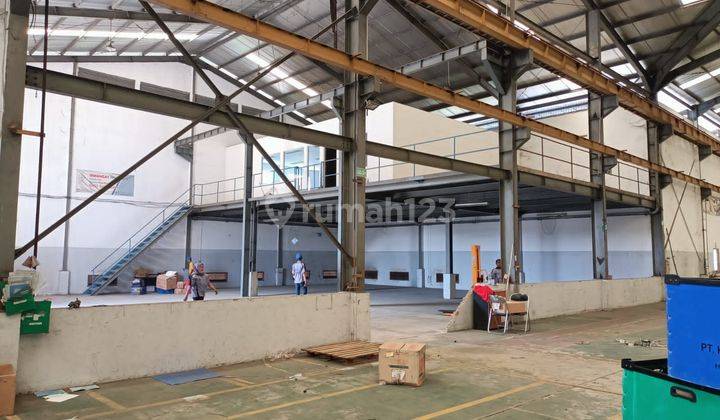 Pabrik di Cikarang Bekasi, Bagus, Luas 2.100m2, Hgb, 35m Nego 2