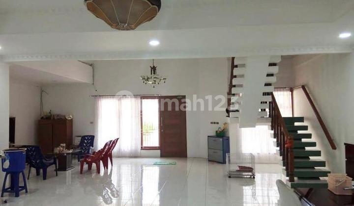 Rumah Di Pluit Jakarta Utara Luas 12x25 2 Lantai Shm Semi Furnish