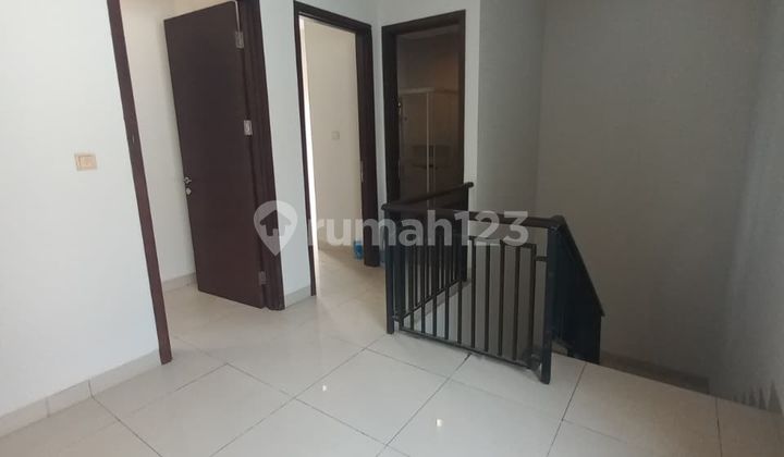 Dijual Rumah di Greenlake Hook Posisi Bagus 2