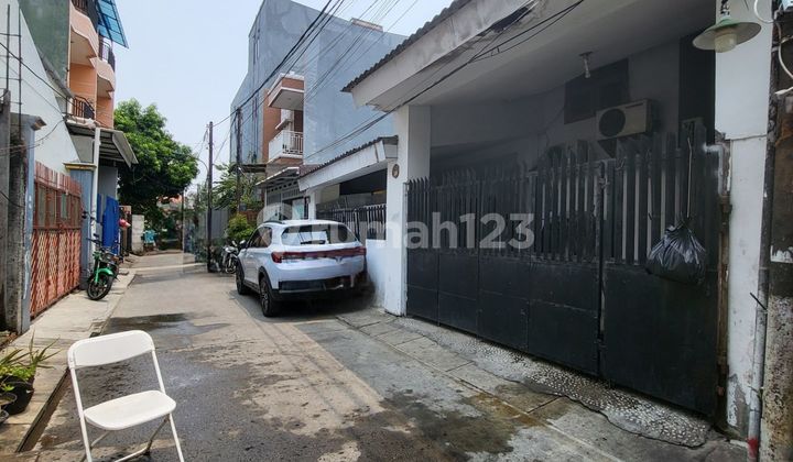 Dijual Rumah di Cengkareng Indah 159M2 Jalan 2 Mobil 2