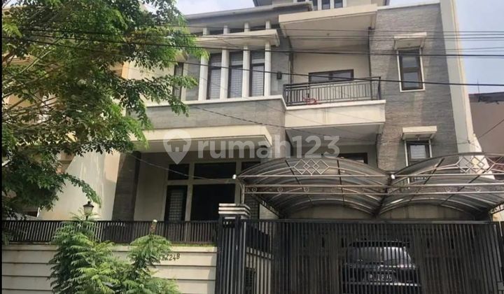 Dijual Rumah di Sunrise Garden 3 Lantai hadap selatan