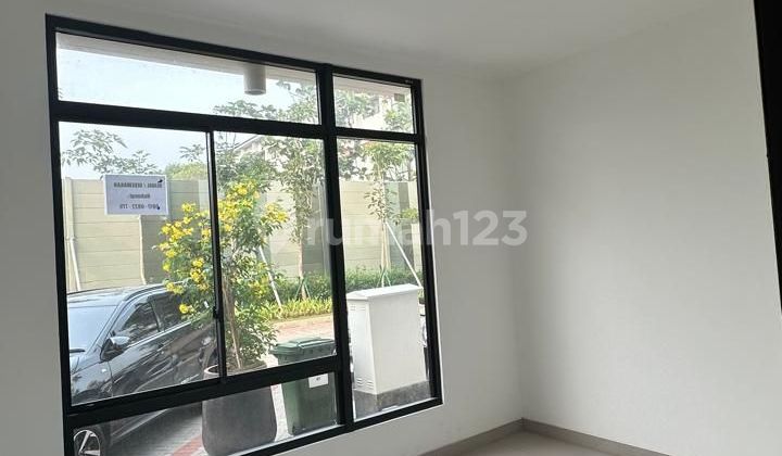 Green royal condo House lantai 1  5x10 dapat parkiran di depan Unfurnished