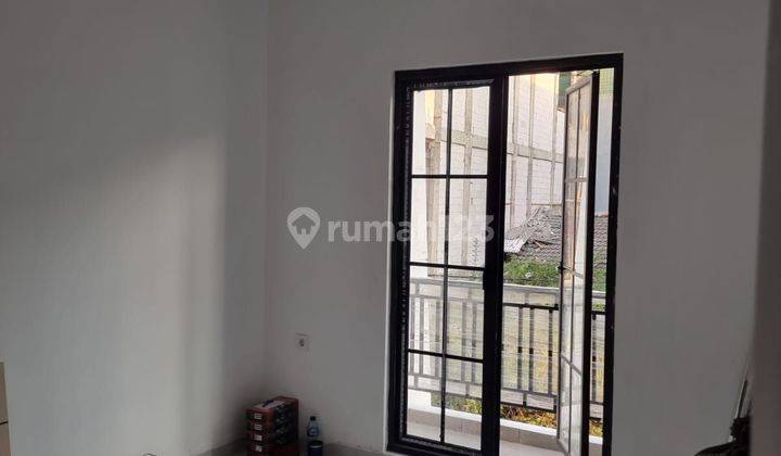 Dijual Rumah Brand New Taman Ratu  High Ceiling Hadap Selatan 2