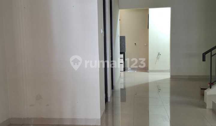 Disewa Rumah di Casajardin Residence 4 Kamar Tidur 2