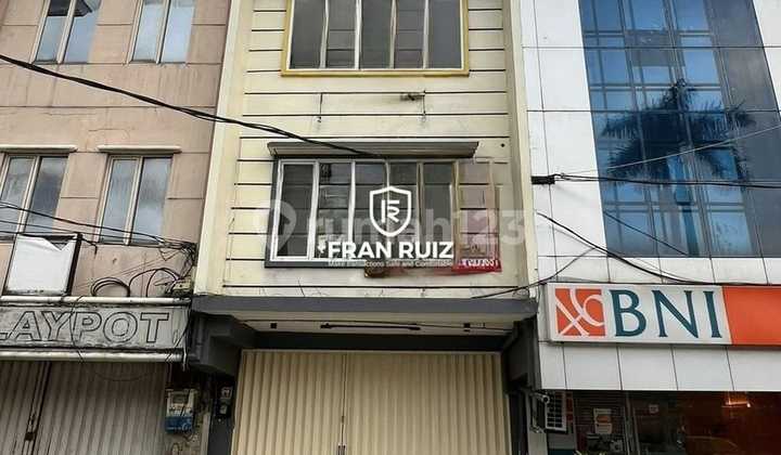 Dijual Ruko di Green Garden 3 Lantai Strategis