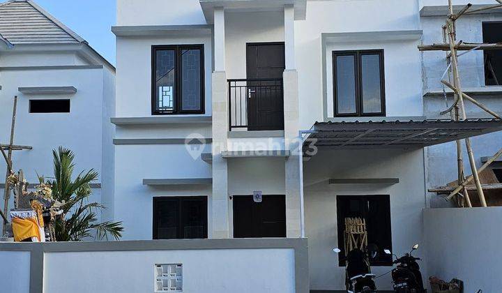 Rumah dua lantai di Taman Mumbul Nusa Dua view patung GWK 1