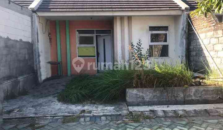 Minimalist House SWAN MENGANTI PARK Gresik