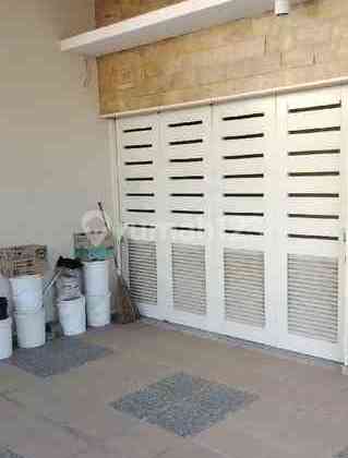 Minimalist House in Dharmahusada Indah Utara, Surabaya 2