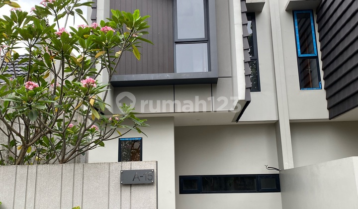 Rumah Mewah 2 Lantai Siap Huni Lokasi Strategis Nyaman Dan Damai
