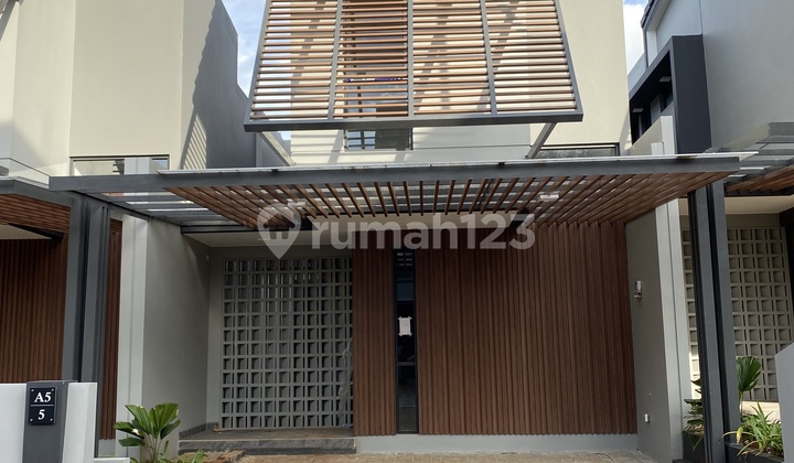 Rumah 2 Lantai Siap Huni 3Kt 2Km 5Menit ke Pasar Modern Bsd City