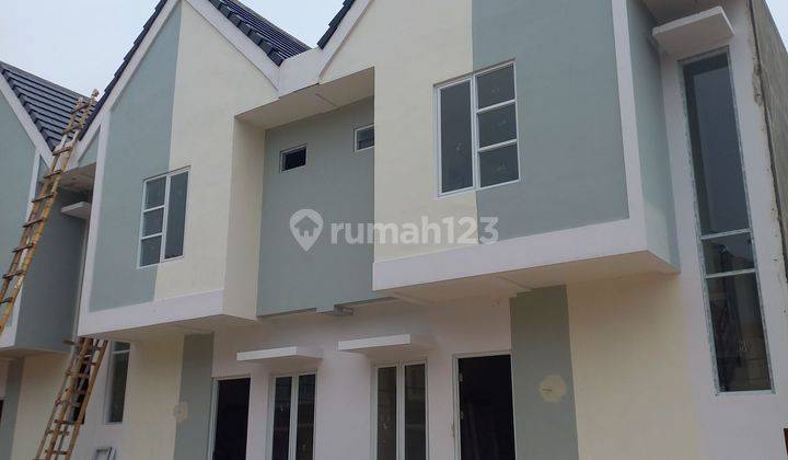 Rumah 2 lantai siap huni lokasi strategis nyaman dan damai  1