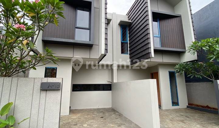 Rumah Mewah 2 Lantai Siap Huni Lokasi Strategis Nyaman Dan Damai 2