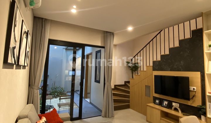 Rumah 2 Lantai Siap Huni 4Kt 3Km Lokasi Strategis Dekat Pintu Tol