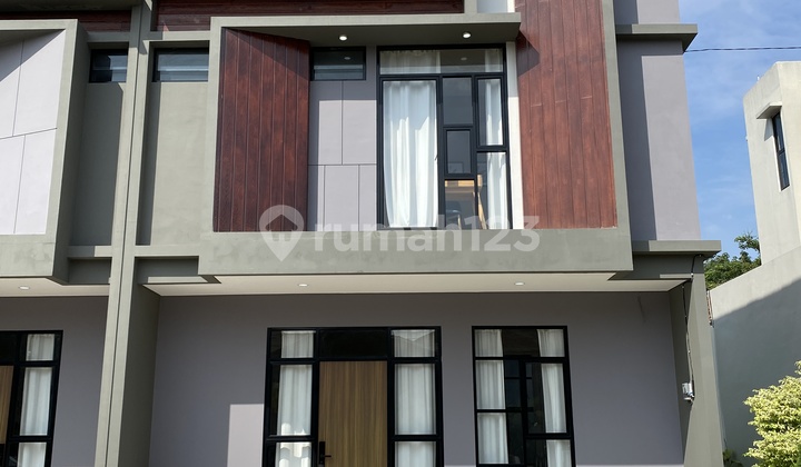 Rumah 2 Lantai Siap Huni Lokasi Strategis Nyaman Dan Damai