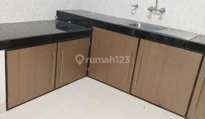 Di Jual Rumah Megah 3 Lantai Lokasi Strategis di Jatinegara, Jakarta Timur  2