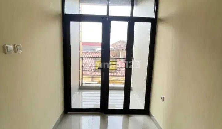 Di Jual Rumah Baru 2 Lantai Strategis Di Kramat Jati, Jakarta Timur 2