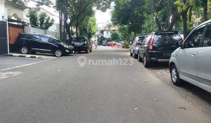 Di Jual Rumah Hitung Tanah Lokasi Strategis di Tanjung Duren, Jakarta Barat 2